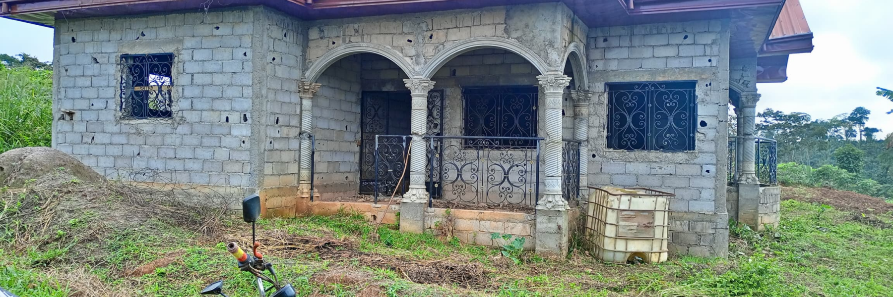 Villa inachevée - Lada par Nkoabang - Yaoundé