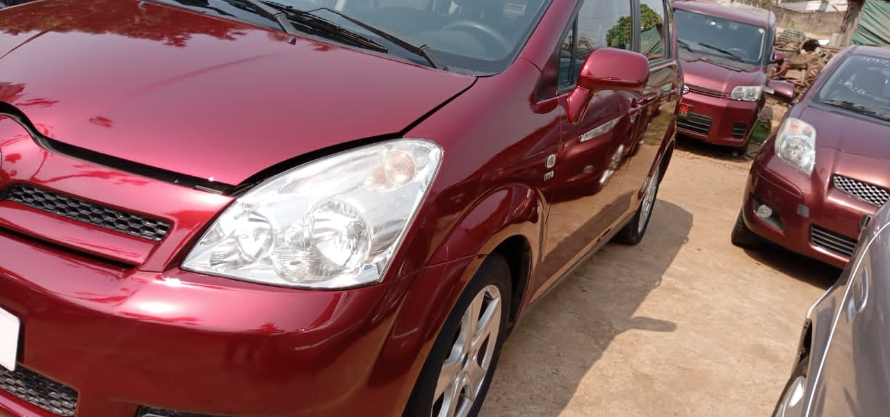 A Vendre - Toyota Corolla verso 7 places - Yaoundé Cameroun